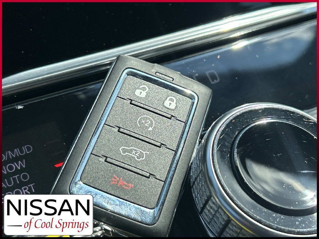 Used 2024 Jeep Grand Cherokee Limited w/ Black Appearance Package AWD/4WD image 34