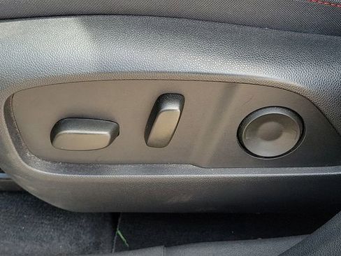 Used 2025 Chevrolet Equinox RS AWD/4WD image 13