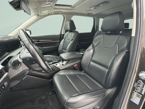 Used 2025 Kia Telluride S AWD/4WD image 13