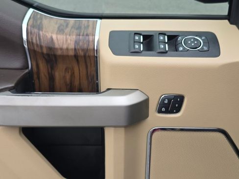 Used 2019 Ford F150 Lariat image 25