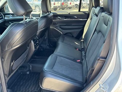 Used 2022 Jeep Grand Cherokee Trailhawk w/ Advanced Protech Group II AWD/4WD image 18