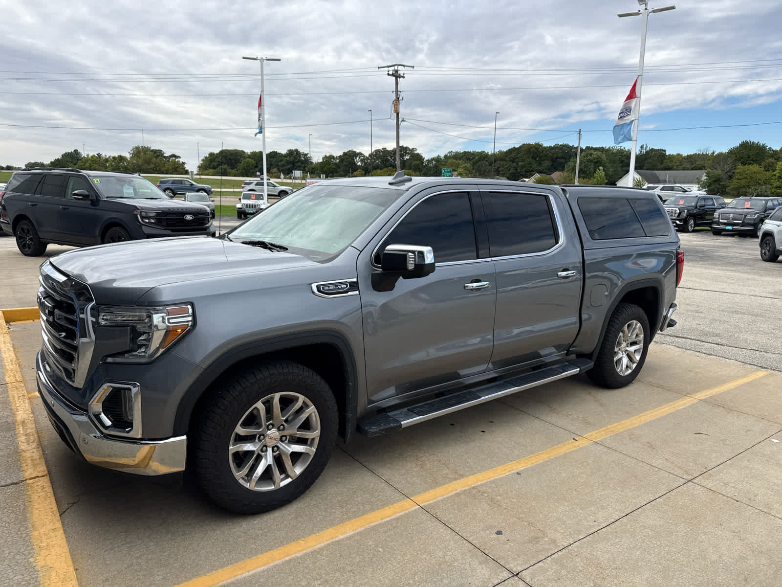 Used 2022 GMC Sierra 1500 SLT w/ SLT Premium Plus Package AWD/4WD image 9