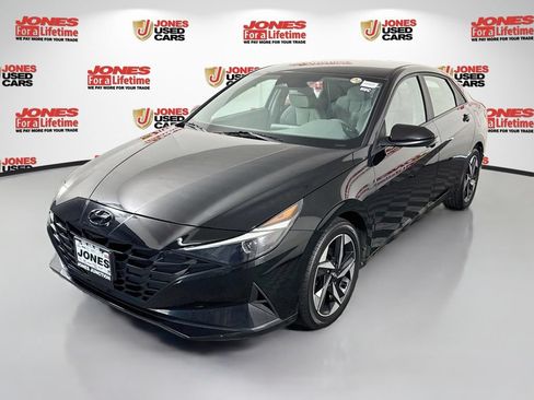 Used 2023 Hyundai Elantra SEL w/ Convenience Package FWD image 12
