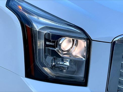 Used 2016 GMC Yukon Denali image 28