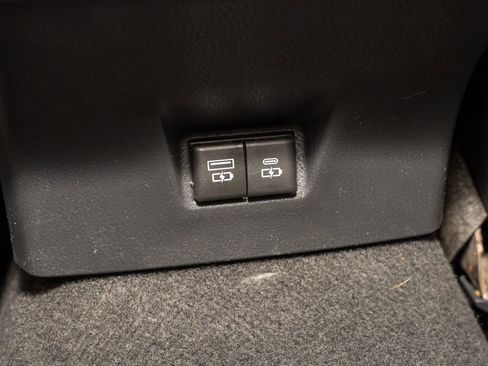 Used 2025 Toyota Camry LE image 7