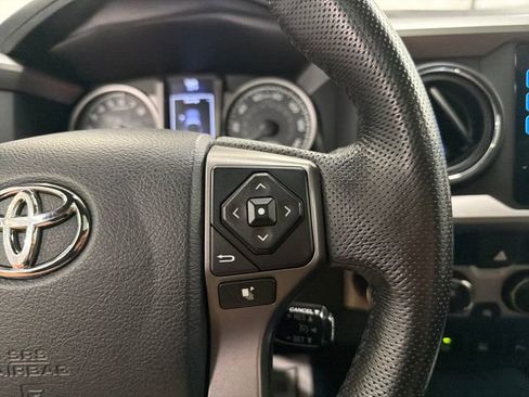 Used 2016 Toyota Tacoma Limited w/ Towing Package AWD/4WD image 22