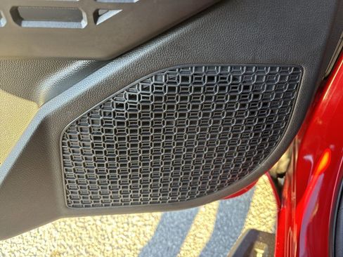 Used 2024 Toyota Tacoma TRD Off-Road image 31