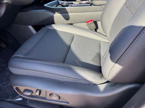 New 2026 Chevrolet Equinox LT w/ Convenience Package II FWD image 26