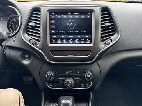 Used 2022 Jeep Cherokee Trailhawk w/ Premium Leather Package image 20