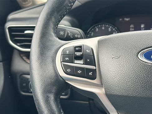 Used 2022 Ford Explorer Limited w/ Equipment Group 301A image 28