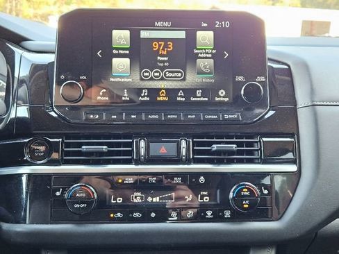 Used 2025 Nissan Pathfinder SL image 22