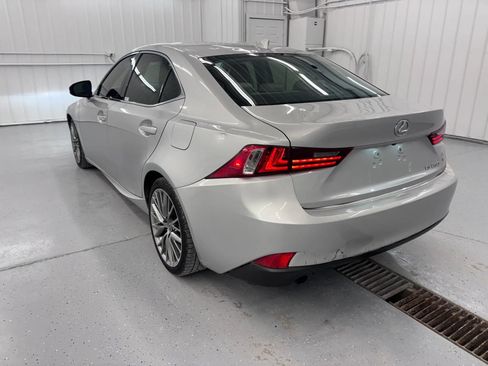 Used 2014 Lexus IS 250 RWD image 4