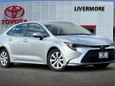Used 2024 Toyota Corolla LE FWD image 2