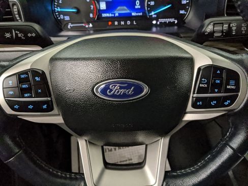 Used 2023 Ford Explorer Limited image 17