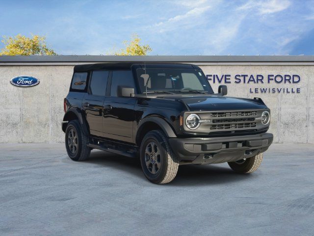 Used 2022 Ford Bronco 4-Door AWD/4WD image 2