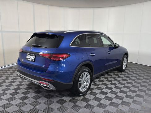 Used 2025 Mercedes-Benz GLC 300 4MATIC image 7