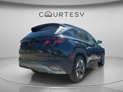 New 2026 Hyundai Tucson SEL FWD image 2