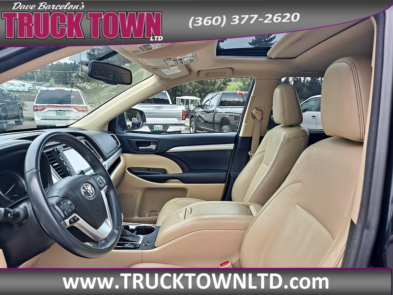 Used 2016 Toyota Highlander XLE w/ Protection Package #3 AWD/4WD image 19