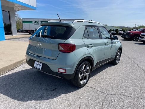 Used 2025 Hyundai Venue SEL image 48