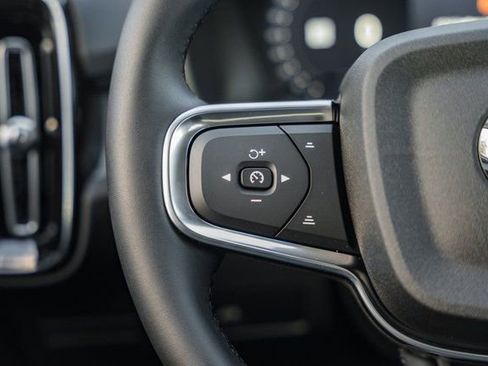 New 2026 Volvo XC40 B5 Ultra w/ Protection Package Premier image 31