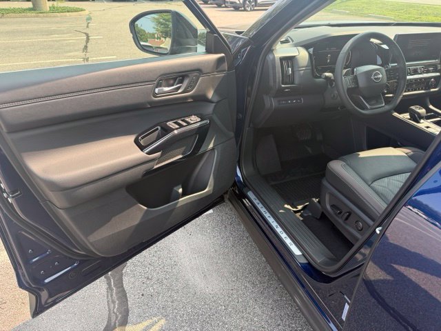 New 2026 Nissan Pathfinder Platinum AWD/4WD image 15
