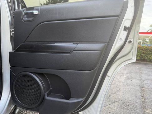 Used 2012 Jeep Compass Latitude w/ Sun/Sound Group FWD image 17