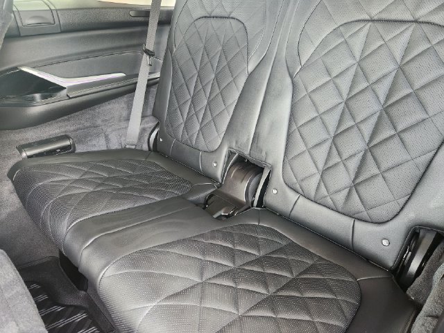Used 2025 BMW X7 xDrive40i AWD/4WD image 29