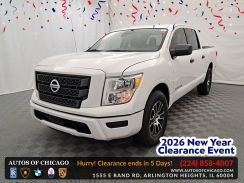 Used 2023 Nissan Titan SV image 1