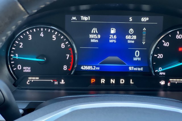 Used 2023 Ford Explorer XLT w/ Equipment Group 202A AWD/4WD image 31