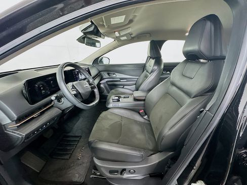 Used 2023 Nissan Ariya FWD image 13