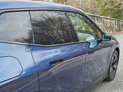 Used 2023 BMW iX xDrive50 w/ Ultimate Package 2 image 16