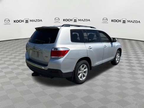 Used 2011 Toyota Highlander SE w/ Tow Pkg AWD/4WD image 7