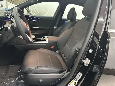 Used 2025 Mercedes-Benz C 300 Sedan image 18