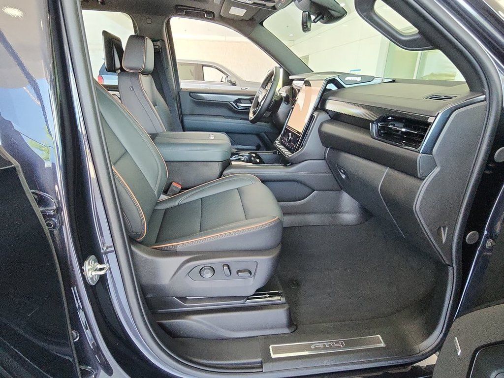 Certified 2025 GMC Yukon XL AT4 w/ AT4 Premium Plus Package AWD/4WD image 26
