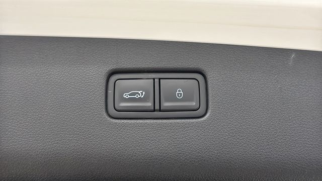 Used 2025 Genesis GV70 3.5T Sport w/ Sport Prestige Package AWD/4WD image 32