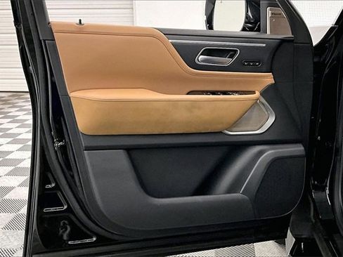 Used 2025 INFINITI QX80 Sensory image 19