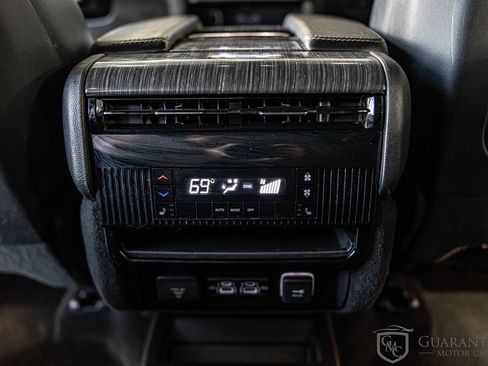 Used 2022 Jeep Wagoneer Series II w/ Flexible Seating Group image 36