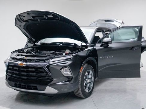Used 2025 Chevrolet Blazer LT image 17