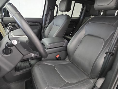 Used 2024 Land Rover Defender 110 SE image 14