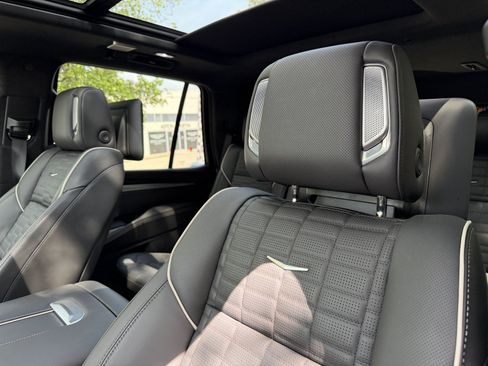 Used 2026 Cadillac Escalade V AWD/4WD image 35