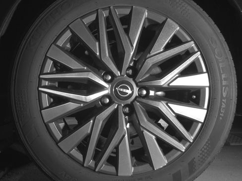 Used 2025 Nissan Altima 2.5 SV image 14