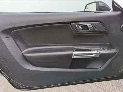 Used 2017 Ford Mustang GT image 13