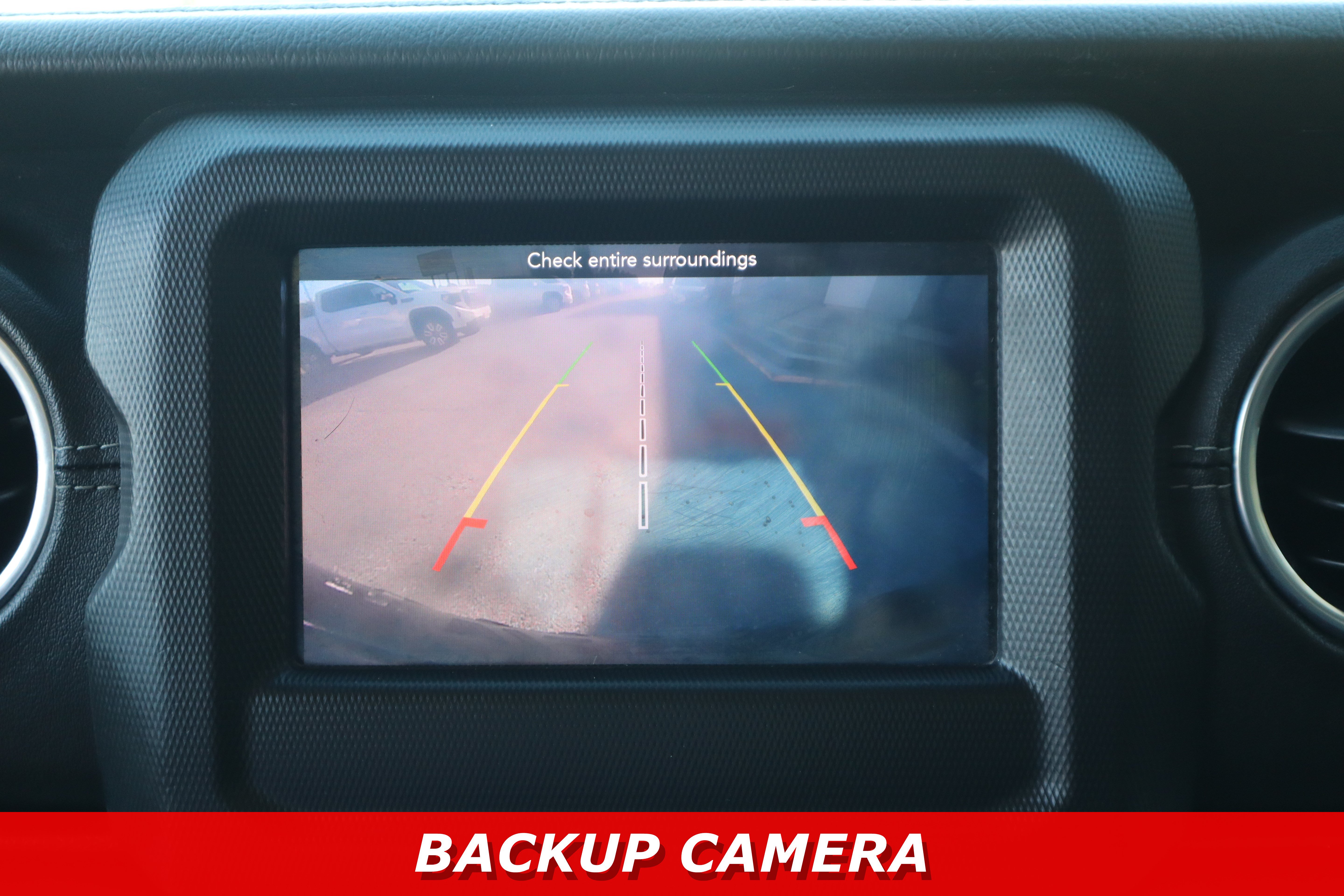 Used 2018 Jeep Wrangler Unlimited Sahara w/ Dual Top Group AWD/4WD image 20