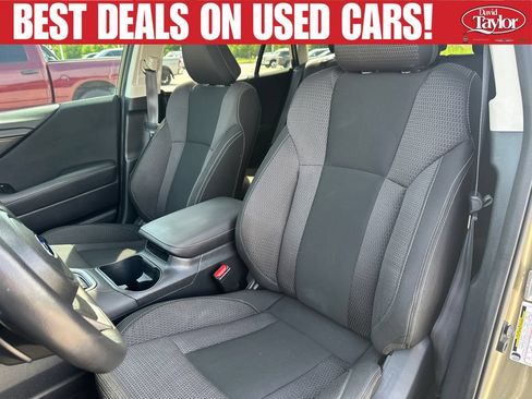 Used 2024 Subaru Outback Premium AWD/4WD image 11