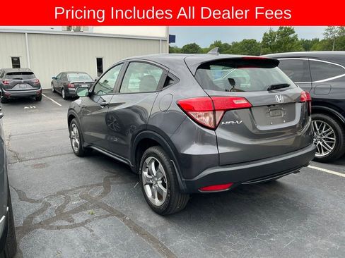 Used 2017 Honda HR-V LX image 2