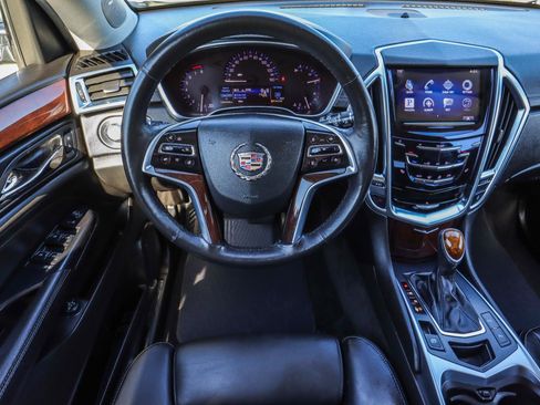 Used 2015 Cadillac SRX Luxury image 23
