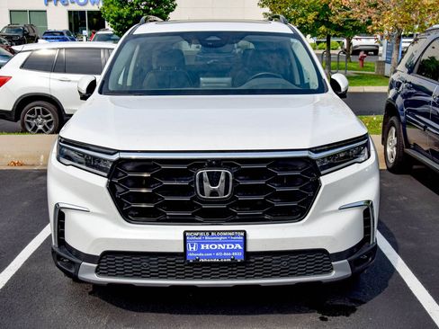 Used 2024 Honda Pilot Elite image 14