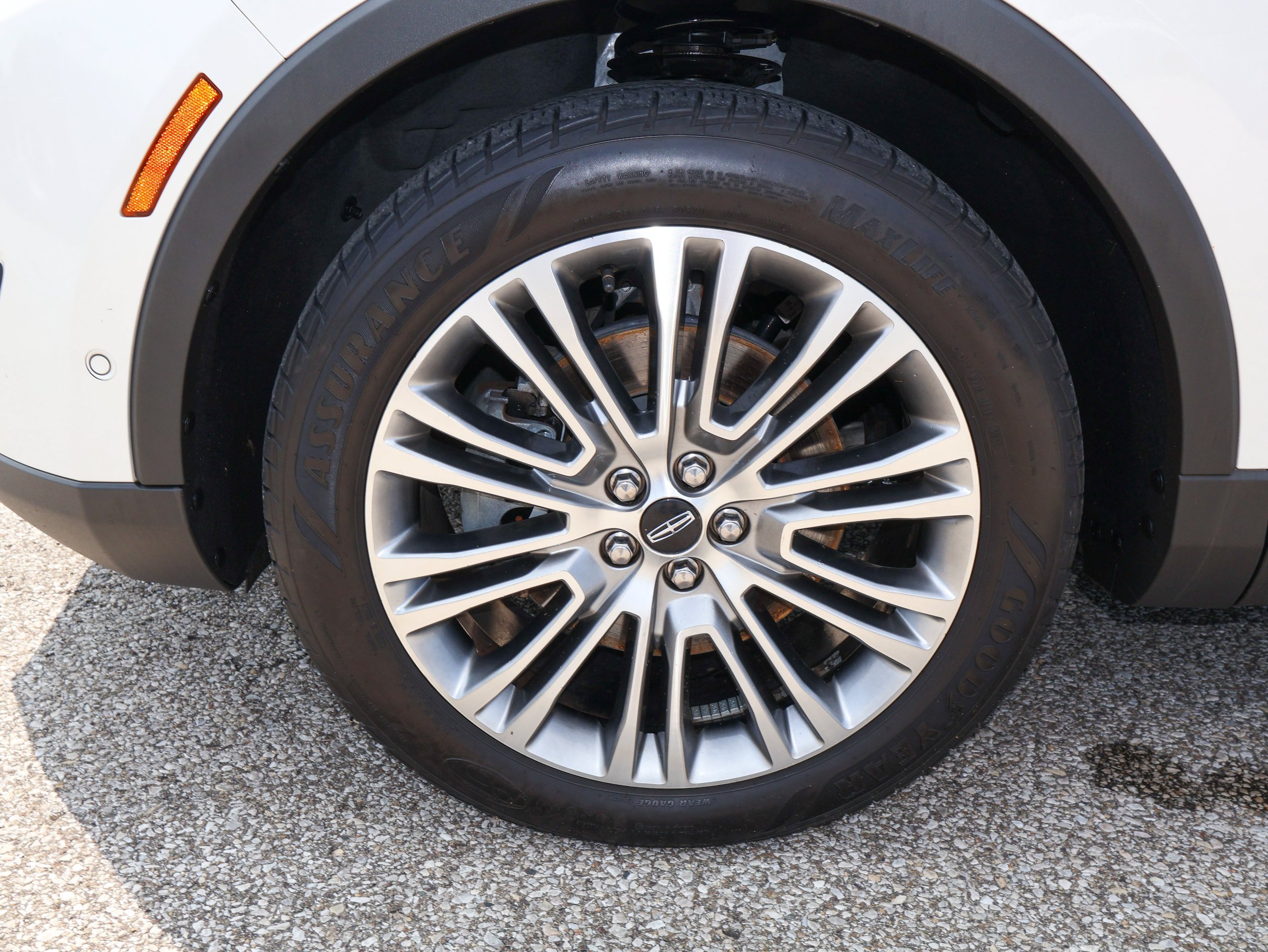 Used 2018 Lincoln MKX Reserve AWD/4WD image 34