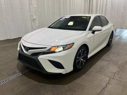 Certified 2019 Toyota Camry SE FWD image 8