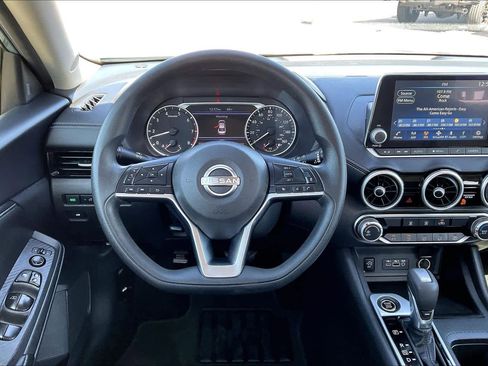 Used 2024 Nissan Sentra SV image 5